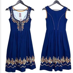 Vintage Dirndl Dress - Traditional Austrian Barvarian German Dress - Octoberfest